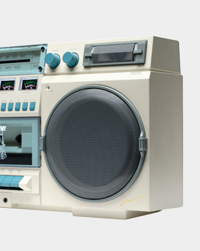 ZUTOMAYOモデルのラジカセ、ついに解禁！ ドウシシャが販売 - BCN＋R