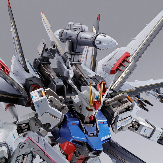 機動戦士ガンダムSEED DESTINY」より可動フィギュア「METAL BUILD