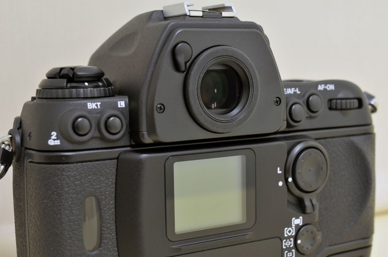 Nikon F6 腰痛持ちの店長 My フラッグシップ列伝Nikon F6 - YouTube