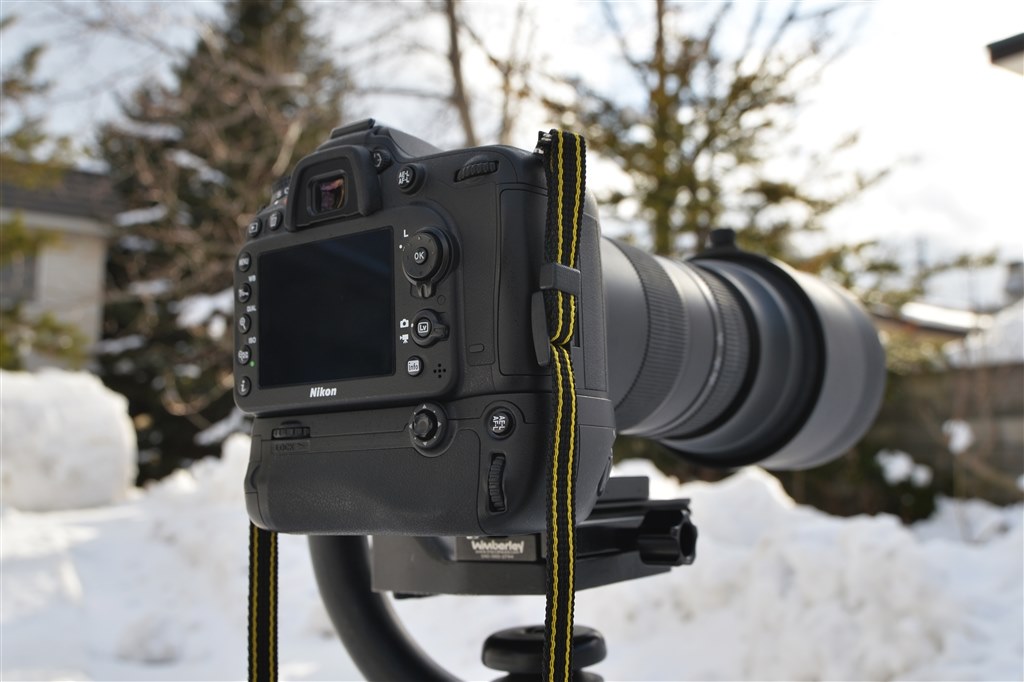 バッテリーグリップは必要か否か』 ニコン D7200 ボディ のクチコミ