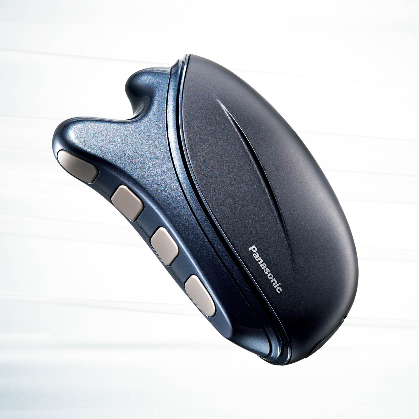 2種のEMSの効果は？「Panasonic最新リフト美顔器」を読者が60日間ガチ