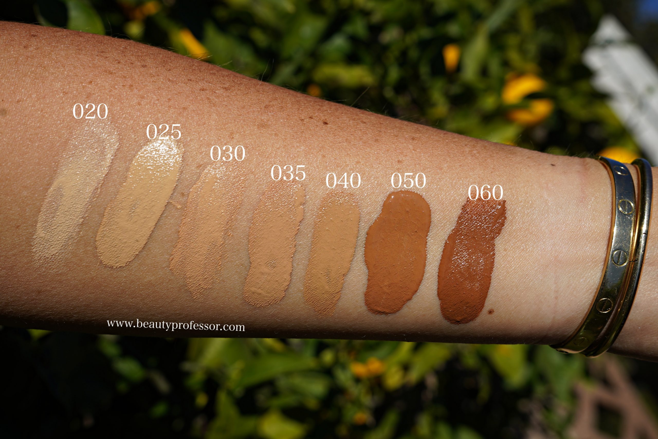 SUQQU The Liquid Foundation - Beauty Professor