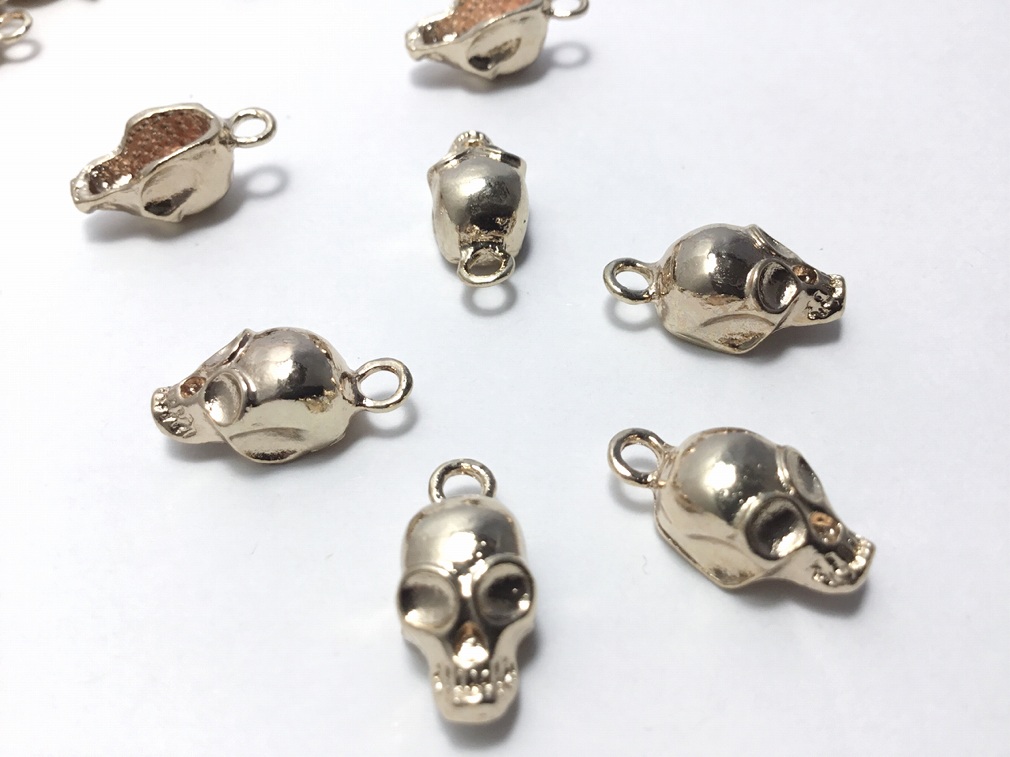 1個 ビーズクラブ チャーム ハロウィン スカル 髑髏 ドクロ 骸骨