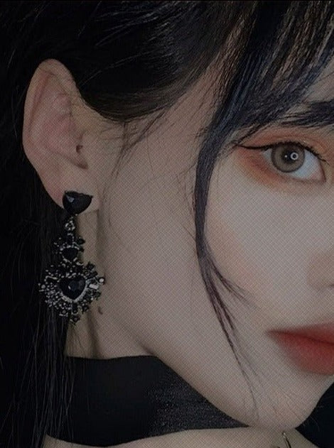 ブラックハートゴシックスタッドピアス – Belchic
