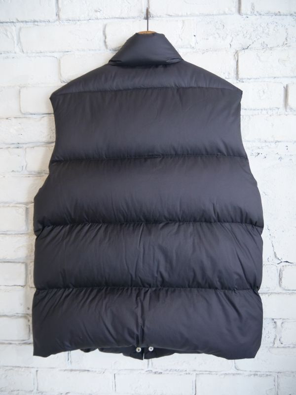 COMOLI コモリ ダウンベスト(Y03-01018)