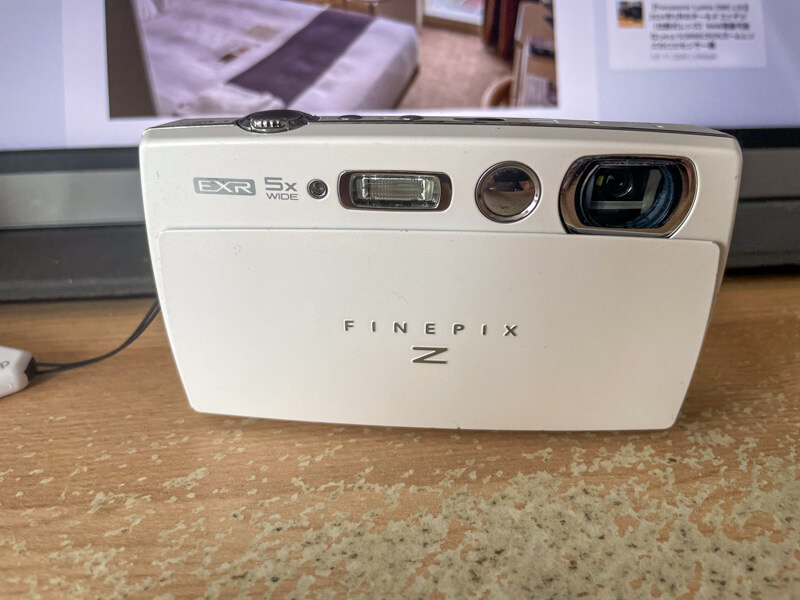 FUJIFILM FinePix Z2000EXR】2024年7月のオールドコンデジ（屈曲式