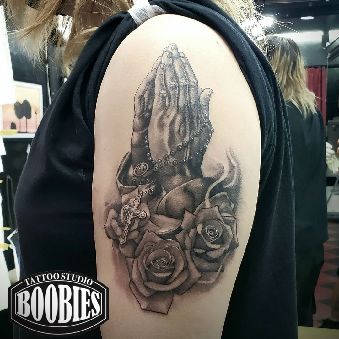 Praying Hands | 名古屋大須のタトゥースタジオ【 BOOBIES TATTOO