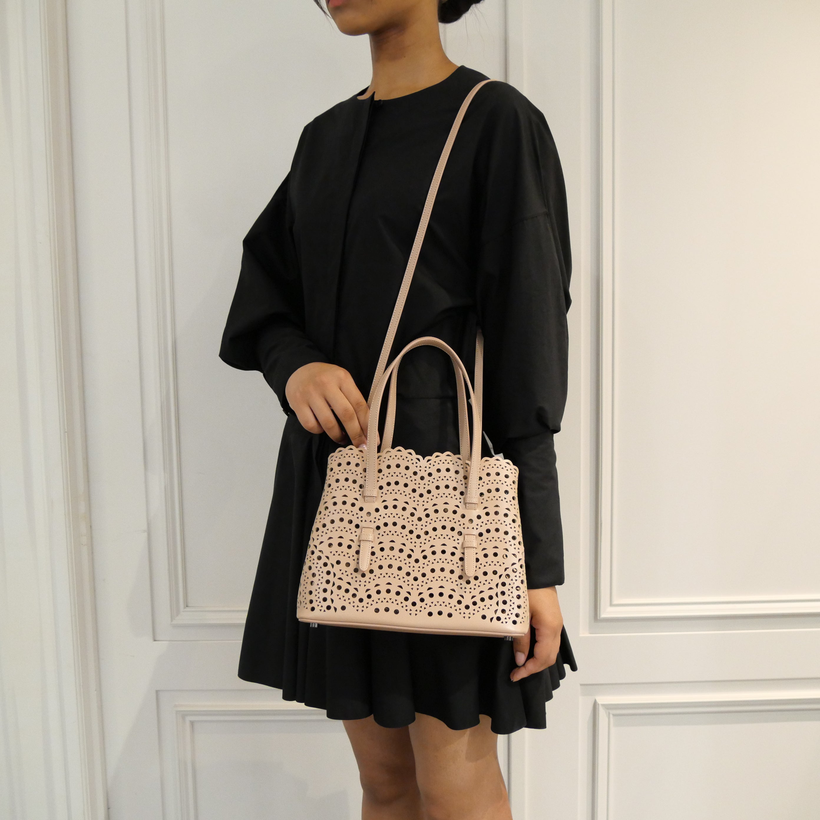 正規品・送料無料】ALAÏA /MINA 25 VIENNE BAG (SABLE) | BOLS・1987