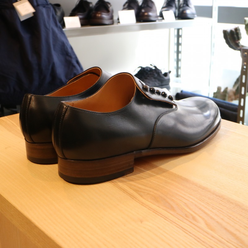 forme (フォルメ) / 【Button Up Shoes Plain Toe】のご紹介