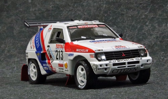 HIGH-GEARedの模型と趣味の日常 1/24三菱パジェロ（ラリーレイド