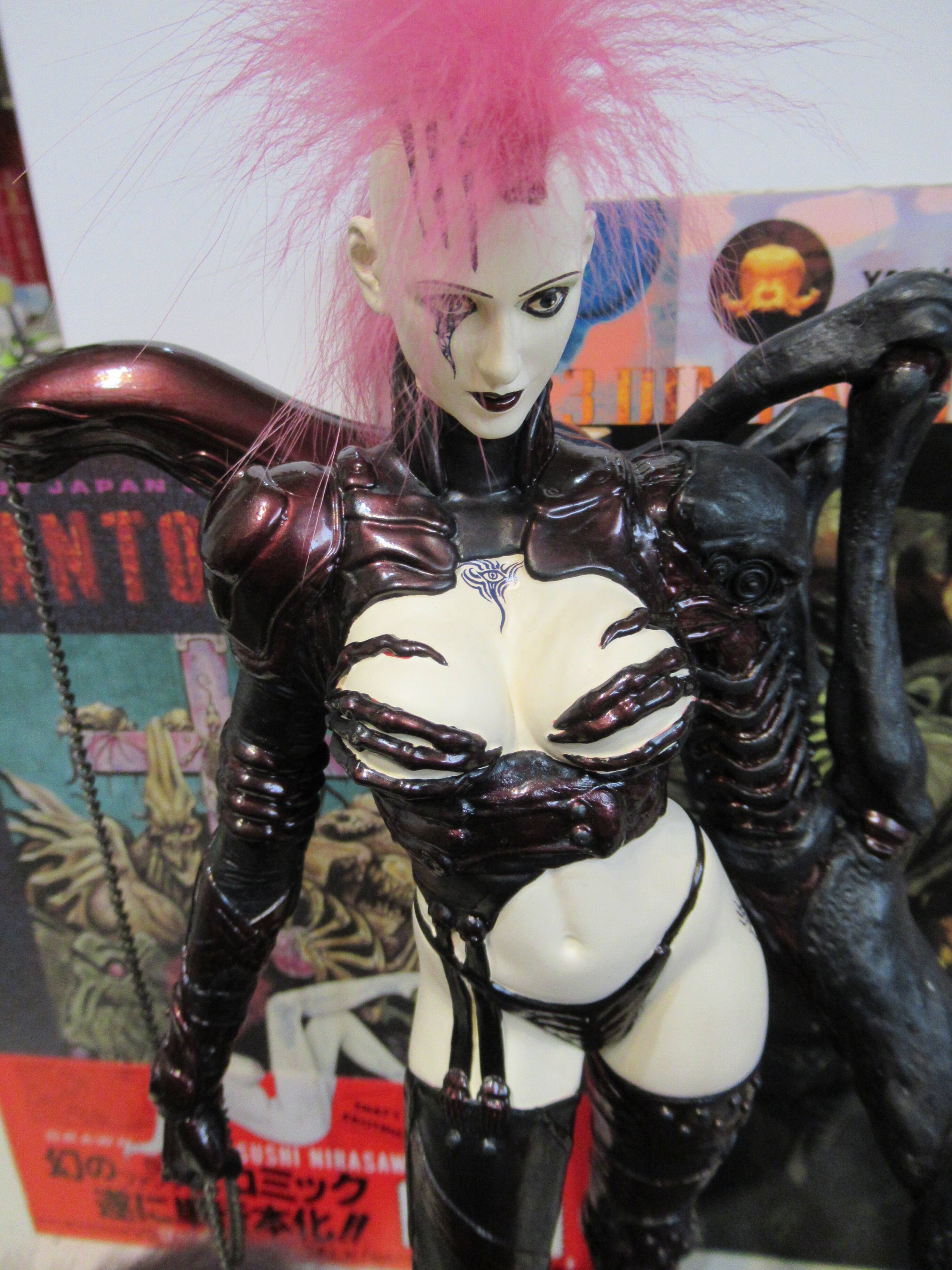 韮沢 靖 ニナ・ダークネス スタチュー | Papa's Favorite!