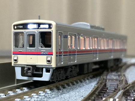 京王電鉄 7000系 新塗装 室内灯取付け・その1 - Neko Transport Museum