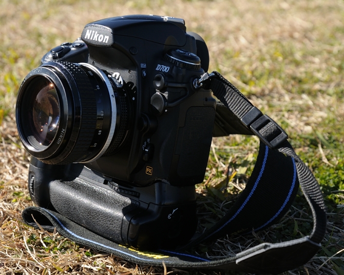 レンズの話題 57本目 【Ai Nikkor 55mm F1.2】 - コバルトブルーの灯台