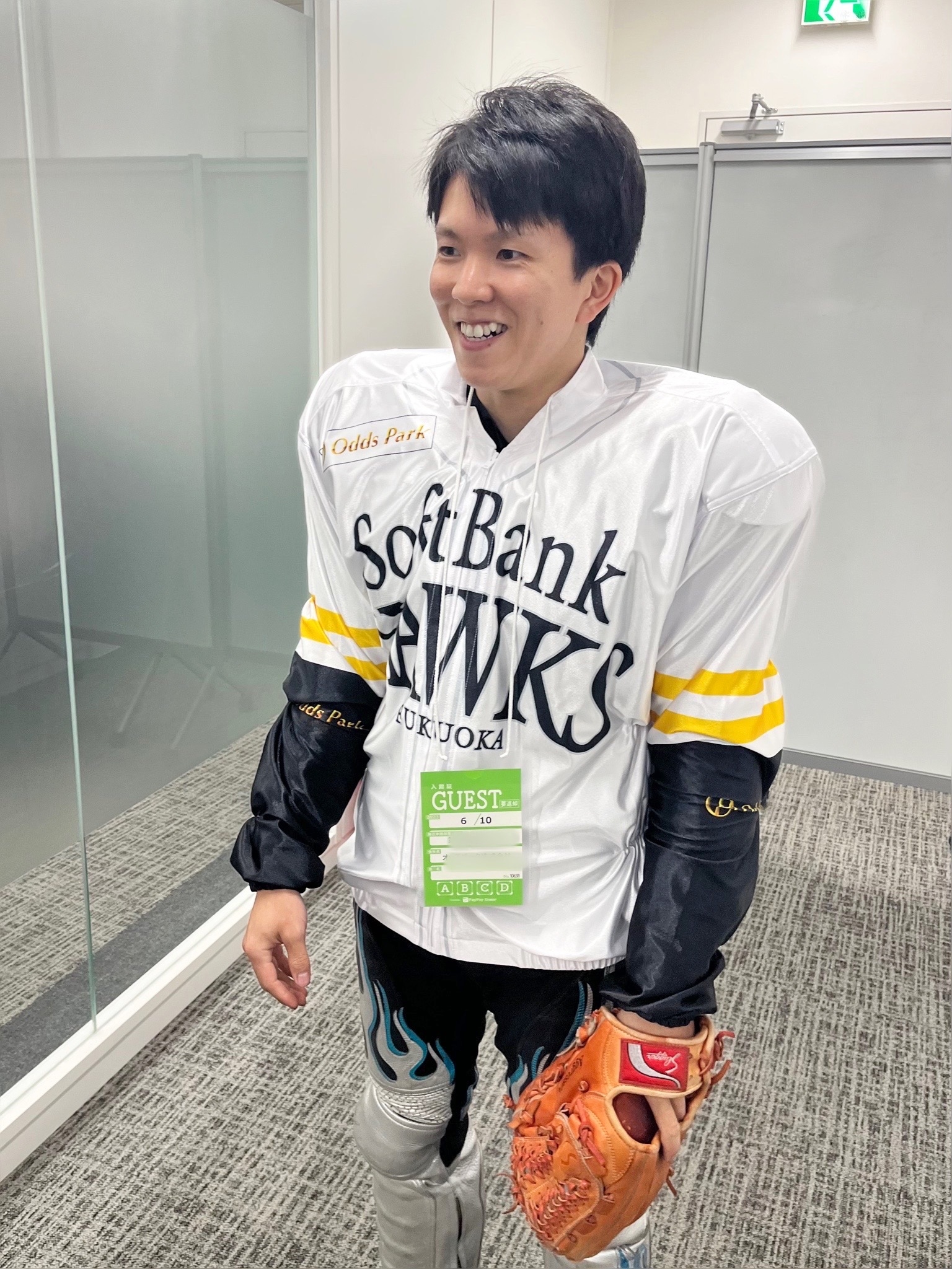 鈴木圭一郎選手！4万人の大観衆の中ドキドキの始球式！？｜AKIさせない