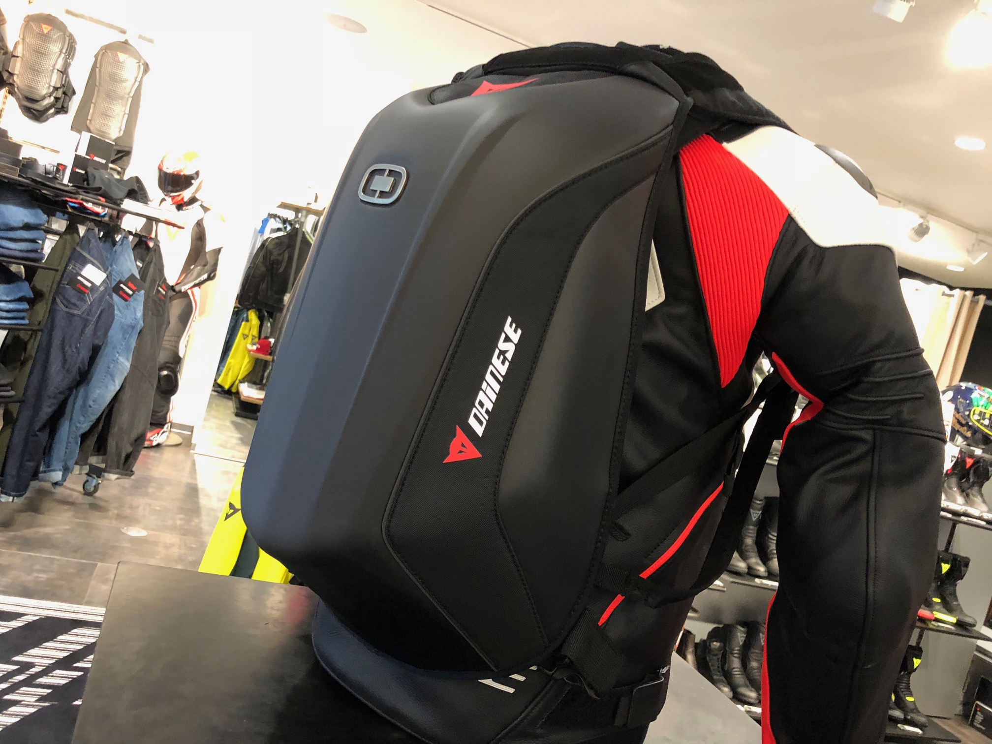 バックパック入荷致しております