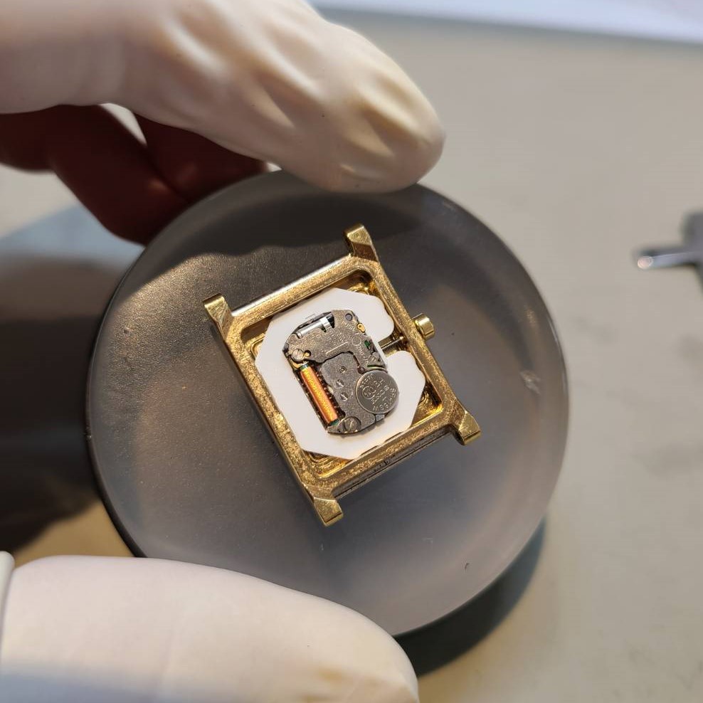 Yves Saint Laurent YSL イヴサンローラン 電池交換 | BROOCHブローチ