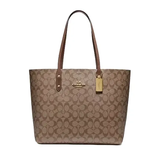 コーチのアウトレット品と正規品の違いとは？バッグや財布が安い理由と