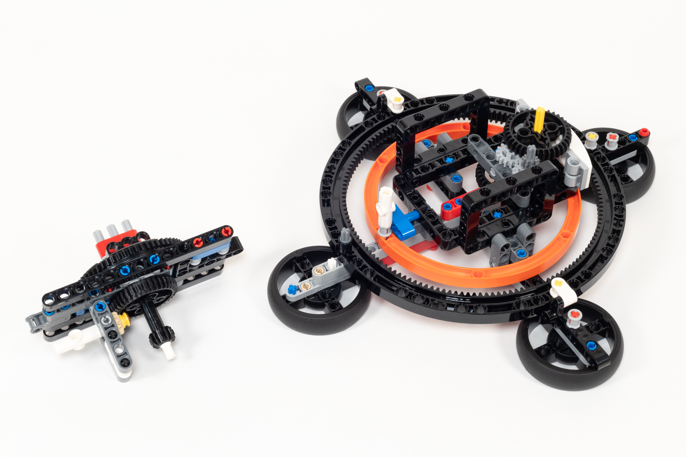Review: #42179 Planet Earth and Moon in Orbit (LEGO Technic
