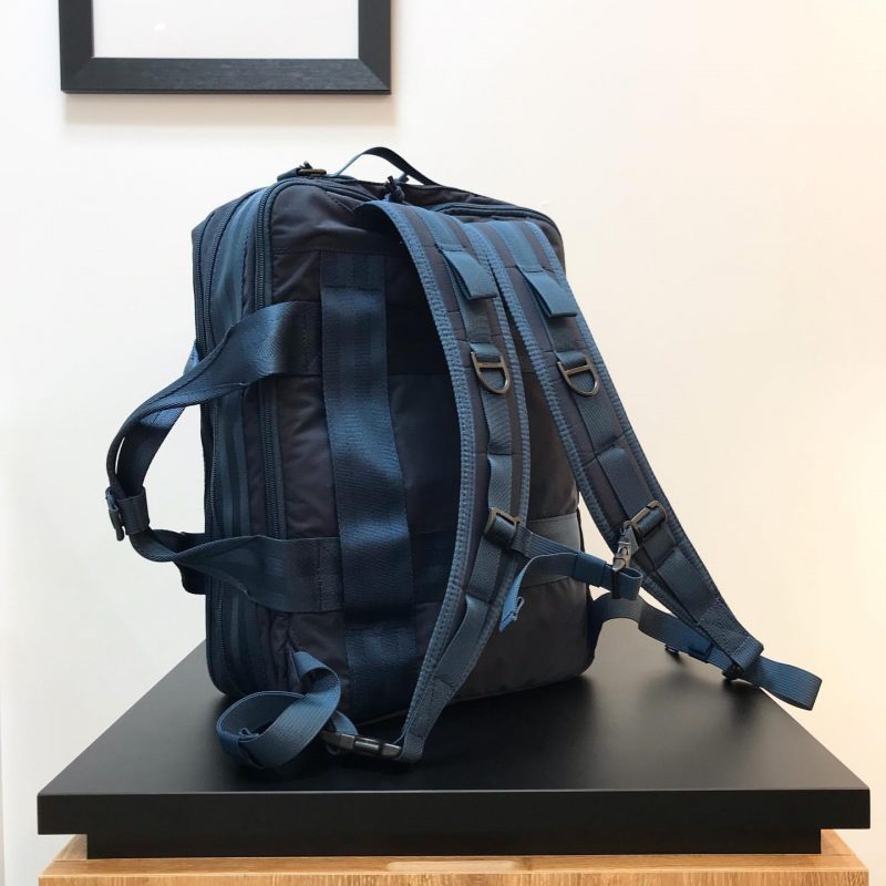 コンパクトでも収納力抜群！ブリーフィングの使える3WAYモデル「TR-3 S