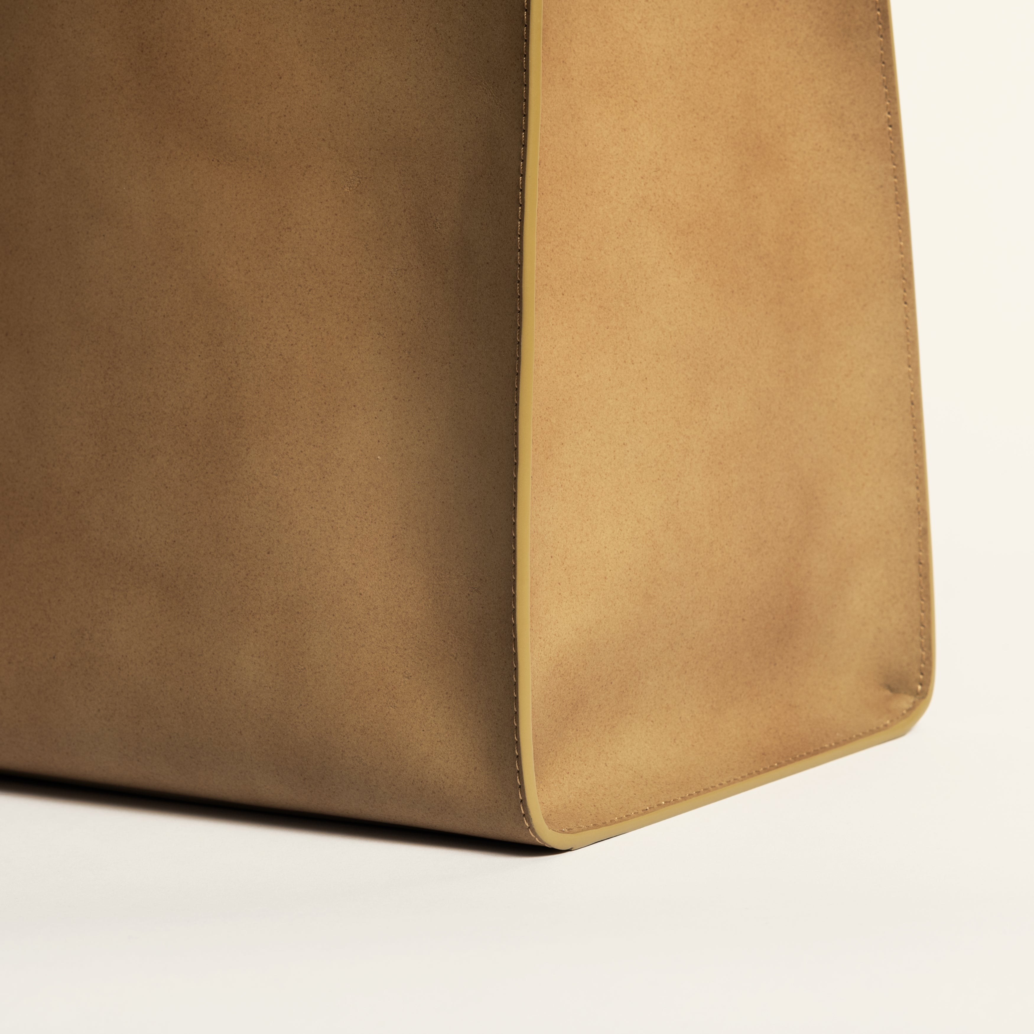 Kami, the leather paper bag – bukuro