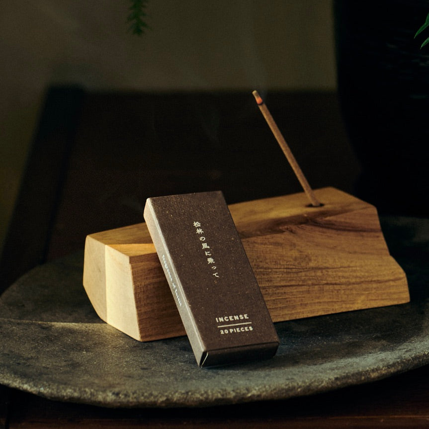 yaso 木々の爽やかな香りを愉しむ 「お香＋樹木スタンド」 – By Emotion