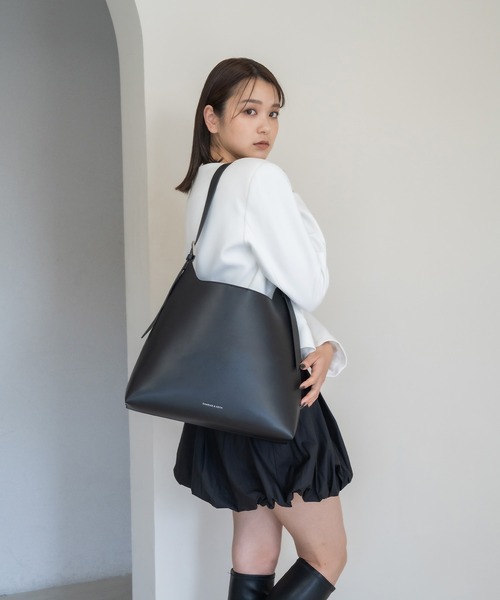 ダブルバックル トラペーズホーボーバッグ（ショルダーバッグ