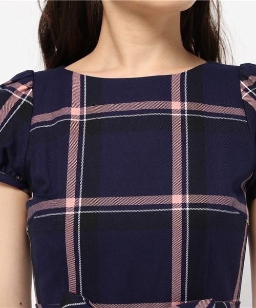 BLUE LABEL CRESTBRIDGE（ブルーレーベルクレストブリッジ）の