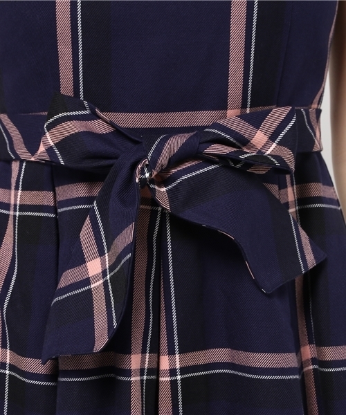 BLUE LABEL CRESTBRIDGE（ブルーレーベルクレストブリッジ）の