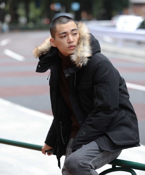 ADAM ET ROPE'（アダムエロペ）の「ALLIED ミドルファーフーディダウン