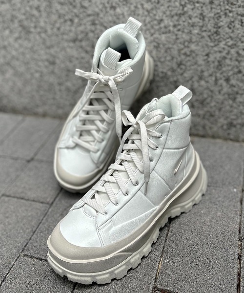 NIKE（ナイキ）の「【NIKE】FQ9065-100 ﾅｲｷ ｳｨﾒﾝｽﾞ ﾌﾞﾚｰｻﾞｰ ﾛｰﾑ MID