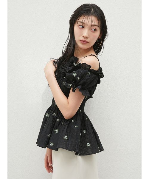 SNIDEL（スナイデル）の「オフショルフリルブラウス（シャツ/ブラウス