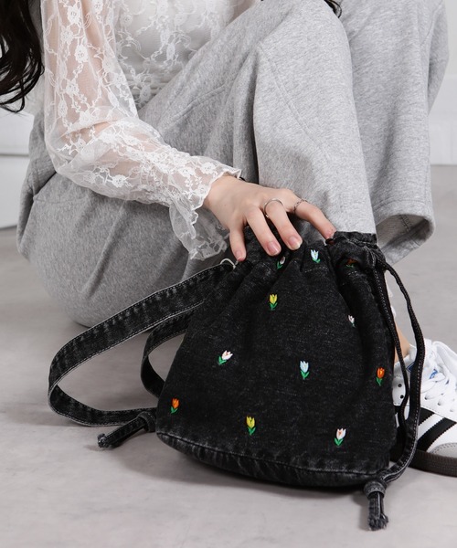 セール】チューリップ刺繍 デニム 巾着 ショルダーバッグ（ショルダー