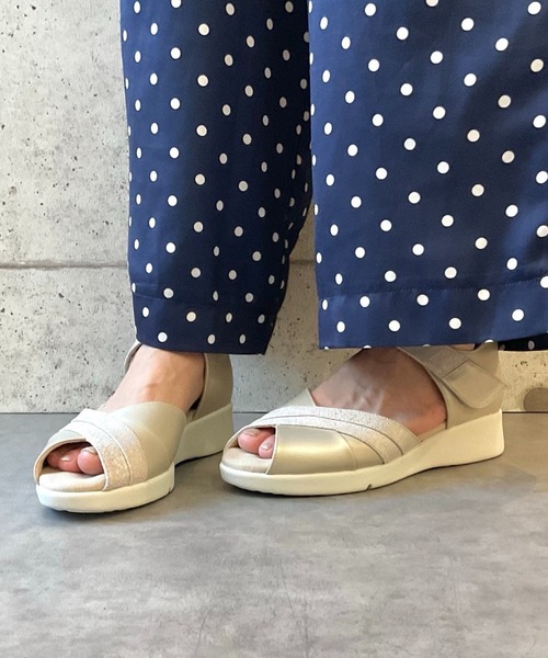 日本製／本革／軽量／3E幅】ふかふかポコポコインソール クロスバー