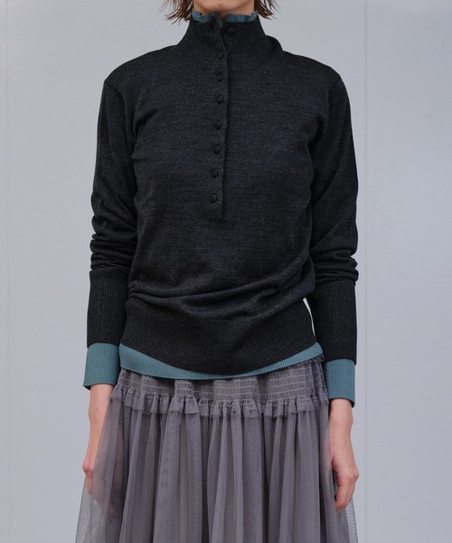 セール】ボタンフロントハイネックニット / Button-Front High Neck