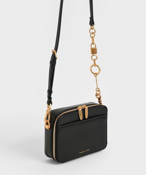 CHARLES & KEITH（チャールズ & キース）の「ロック&キーチェーン