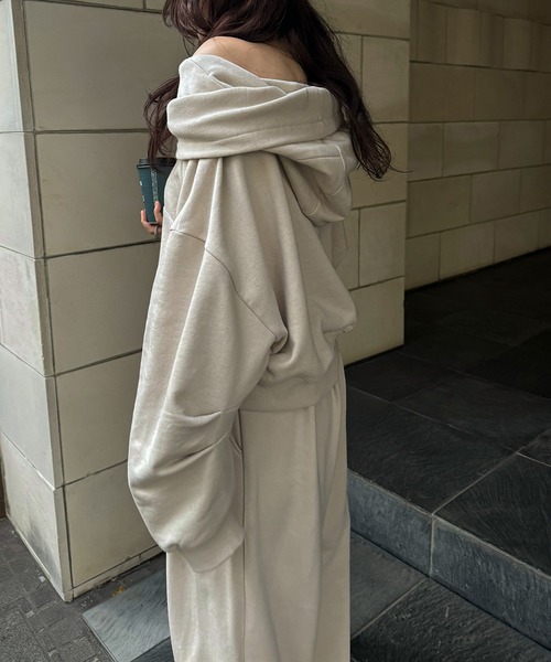 off shoulder cropped hoodie sweat（スウェット）｜WILLFULLY（ウィル