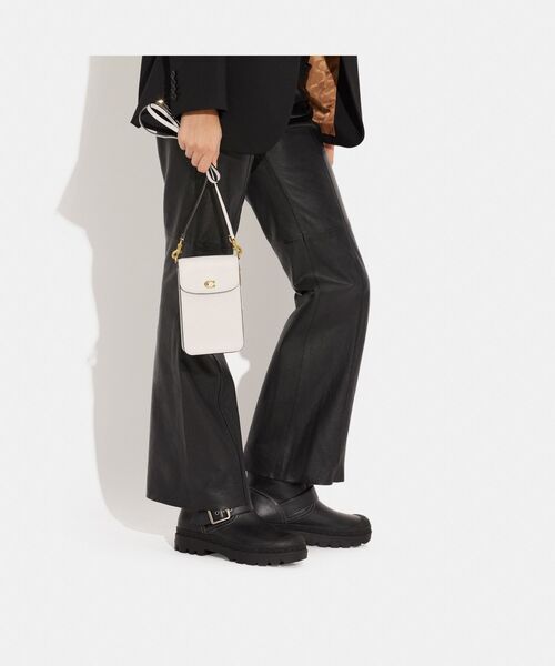 COACH（コーチ）の「フォーン クロスボディ（ショルダーバッグ）」 - WEAR