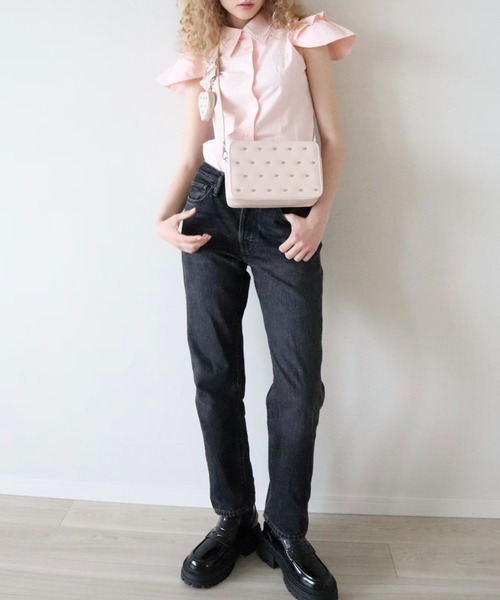 epine（エピヌ）の「e Heart pouch shoulder strap bag heart studs