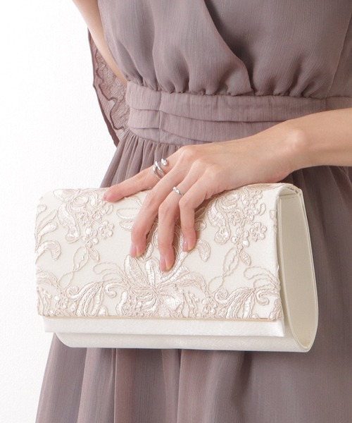 セール】フラワー 刺繍 コンパクト スクエア クラッチ（クラッチバッグ