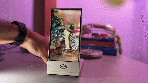 Looking Glass Go｜ポケットサイズの空間AIディスプレイ - ガジェット