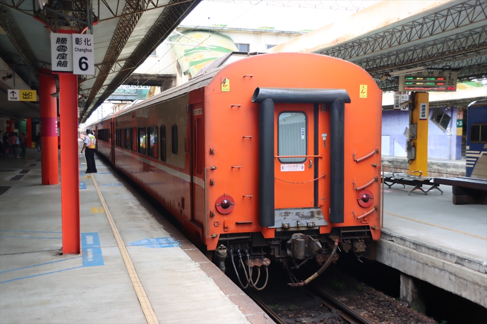 台湾の客車急行列車 莒光号に乗ってきた（2024.5.31）: 昭和の記憶と