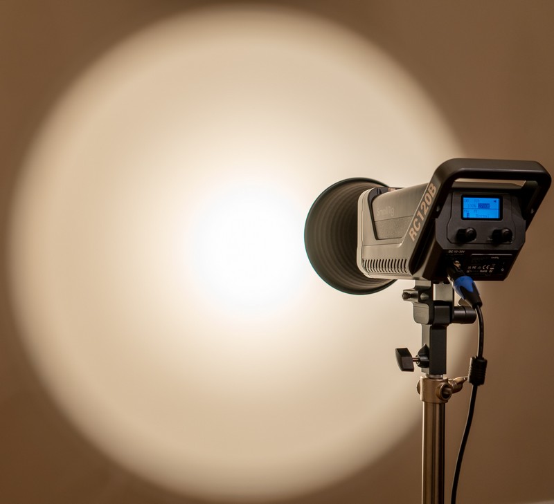 SmallRig RC120B Bi-Color COB Video Light Review