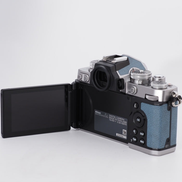 Nikon ニコン ミラーレス一眼カメラ Z fc シルバー ボディ 限定色