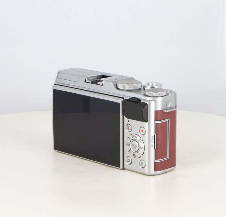 中古】(フジフイルム) FUJIFILM X-A3 ブラウン ボディ｜ナニワグループ