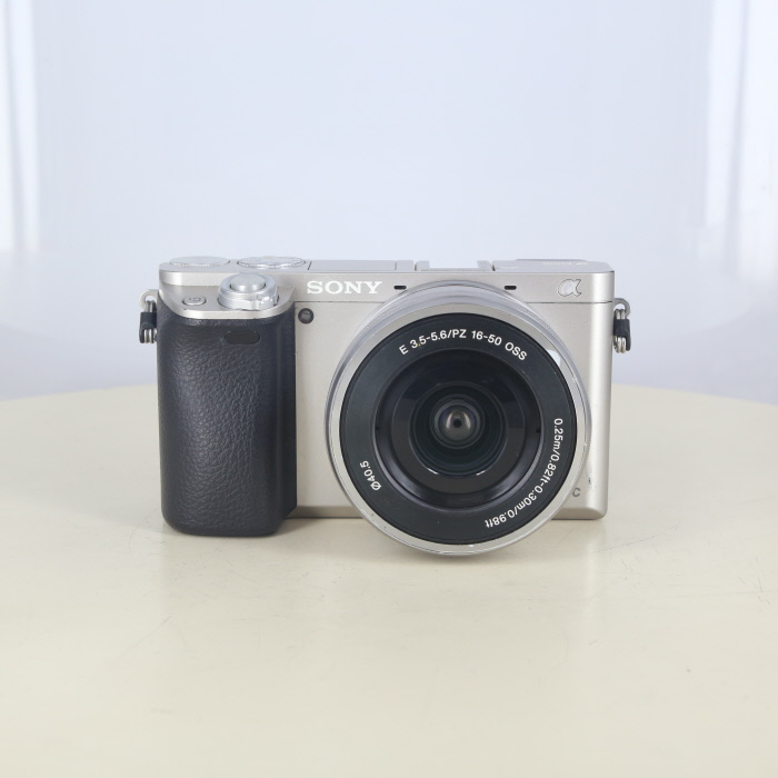 中古】(ソニー) SONY α6000 シルバー パワーズームレンズ(16/50/3.5