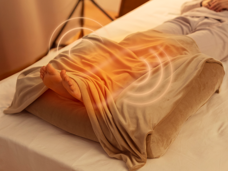 公式】ふくらはぎがホッとする足枕｜CALQS – CALQS公式サイト