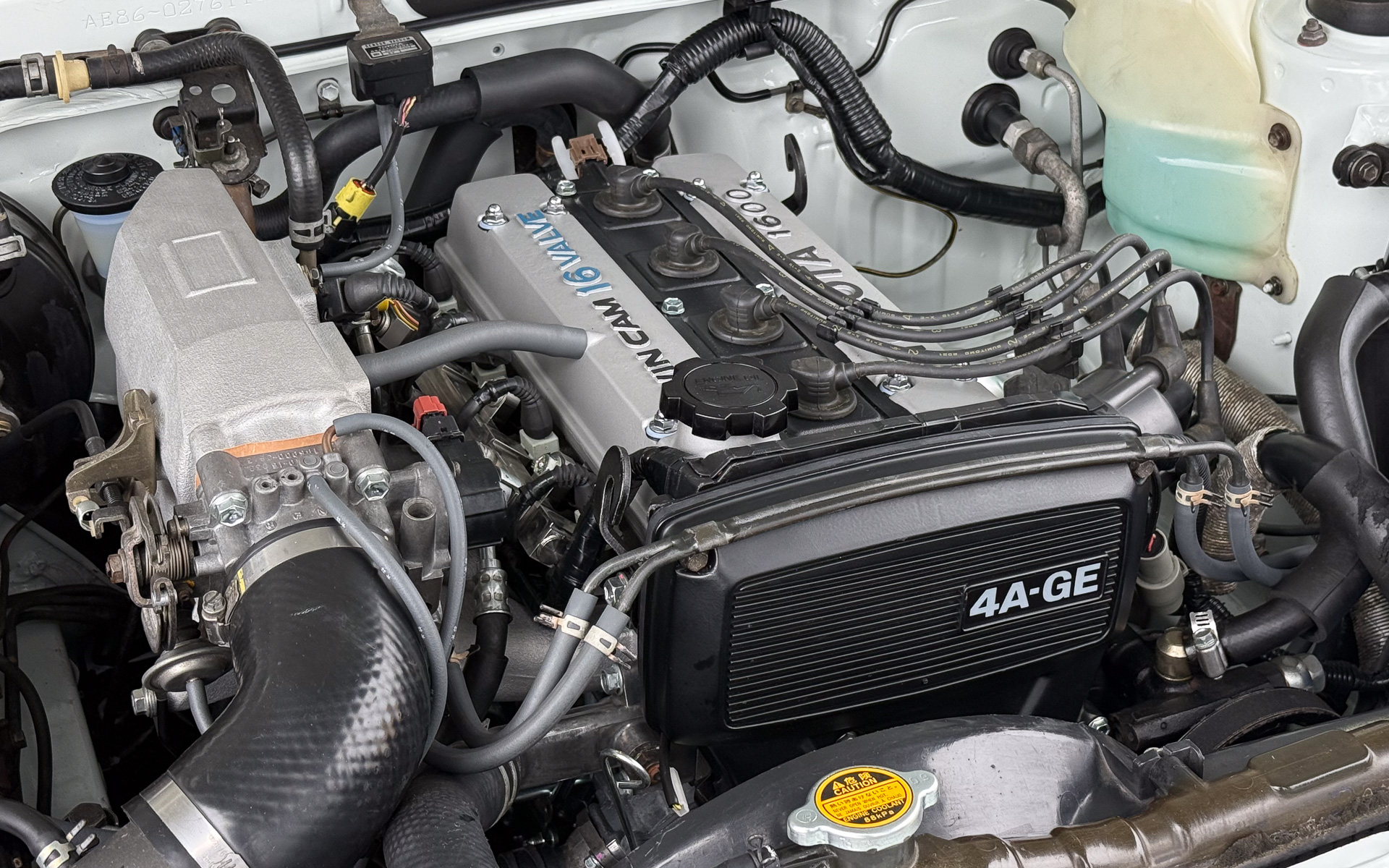 富士の“頭文字D”イベントに展示された復刻版4A-GE型エンジン部品は、縦