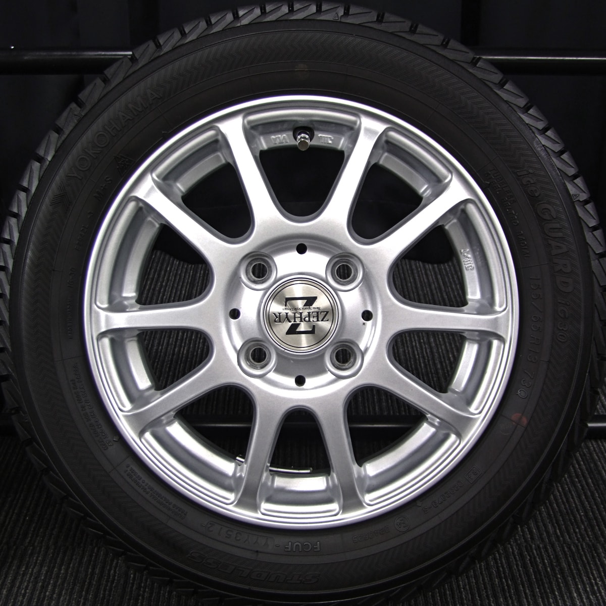 ゼファー1100 純正ホイール タイヤ2025年製バリ溝！ ゼファー1100 純正