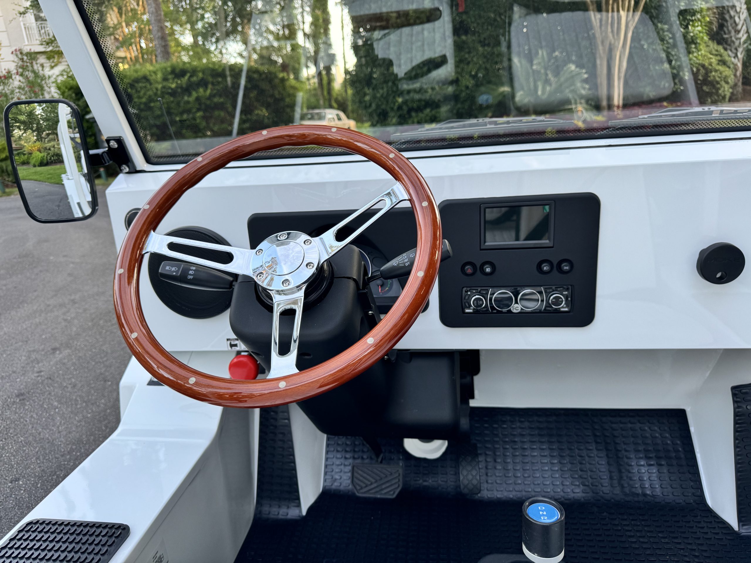 White Moke with Rear Bench - 72V Lithium Battery - Carolina Rides