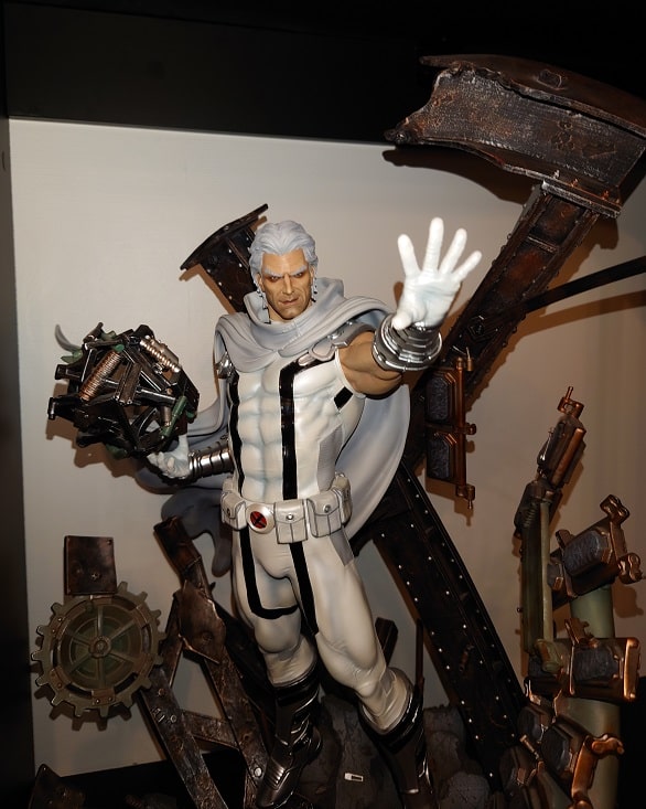 Magneto White Version 1/4 Statue - Marvel NOW! X-Men - XM STUDIOS